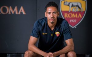 Manchester United Turunkan Harga Chris Smalling